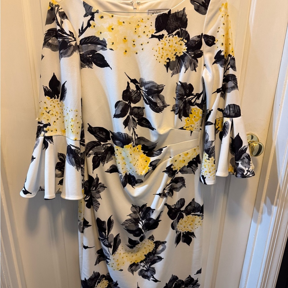 Jessica Howard White, Gray and Yellow Floral Dress